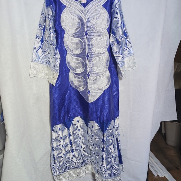 Elaborate Blue and White Kaftan Dress Lace and Rhinestone 4X 53 in length - Picture 3 of 6